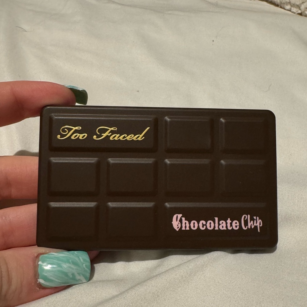 Two faced chocolate chip make up palette